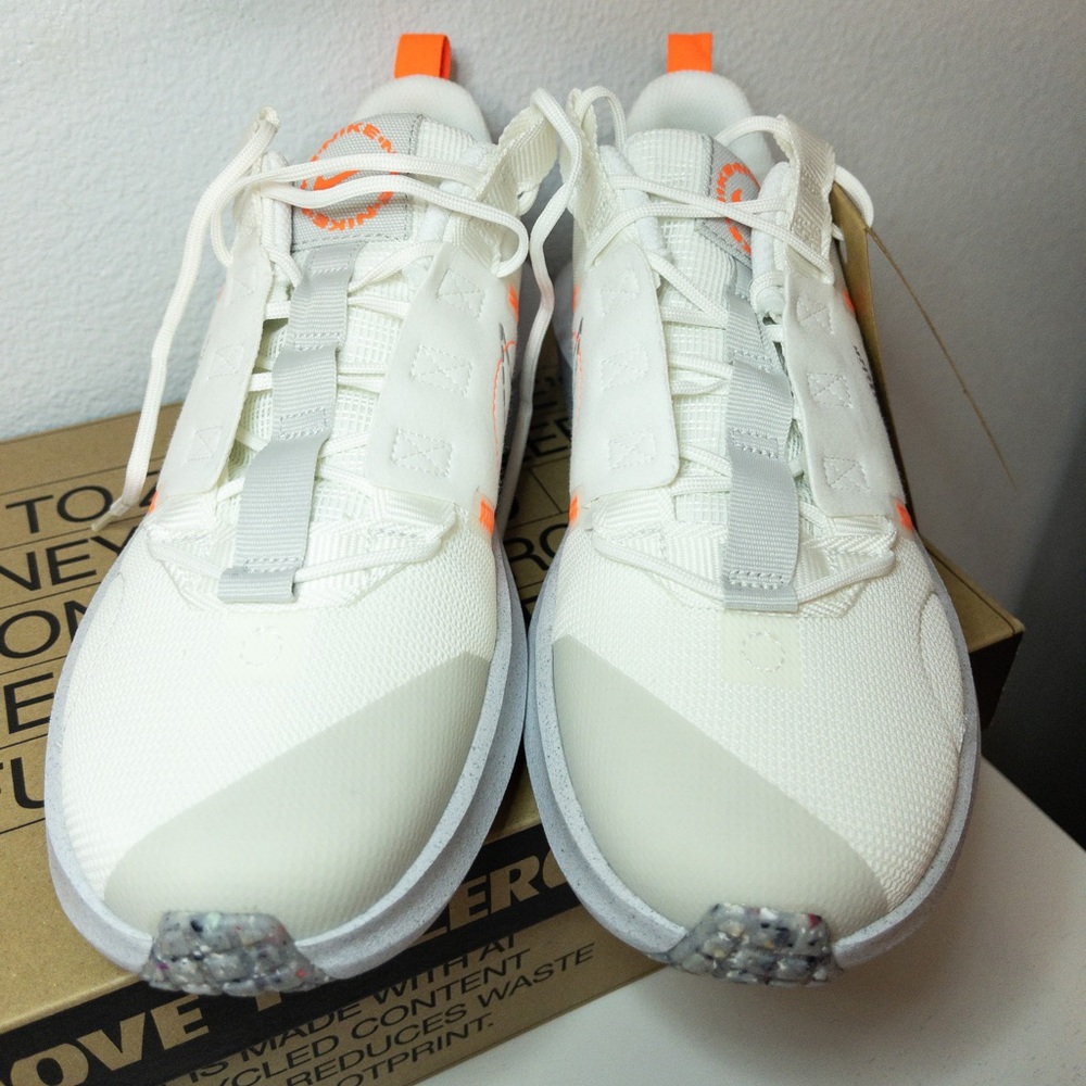 BNWB YOUTH SIZE NIKES - Picture 2 of 7